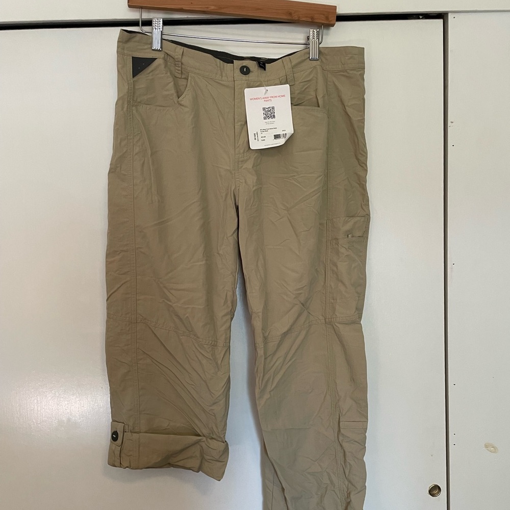 Patagonia pants unworn - size 12